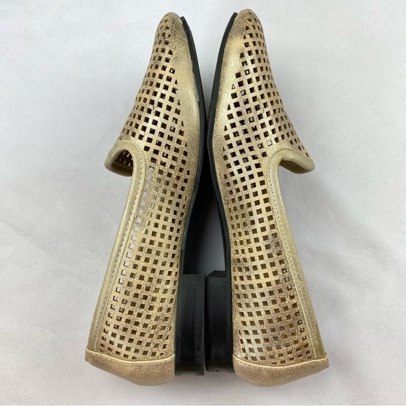 ME TOO Yale Slip On Loafer Laser Cut Rubbed Gold Size 6M (EUC) - Picture 6 of 11